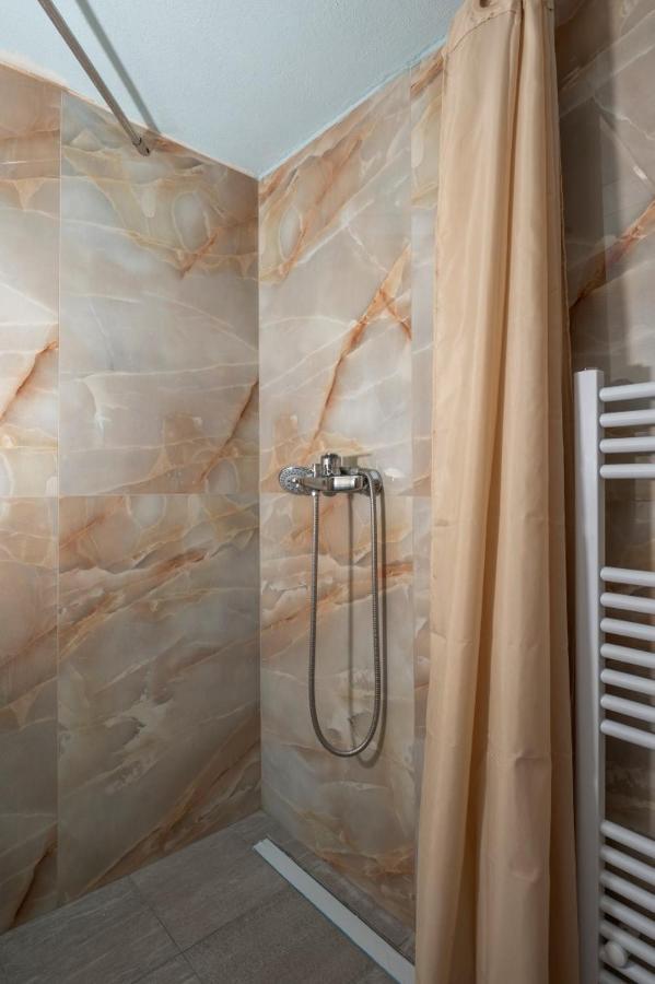 Kosmos Service Apartment City Center 2 With Additional Cost Parking Tesalónica Exterior foto